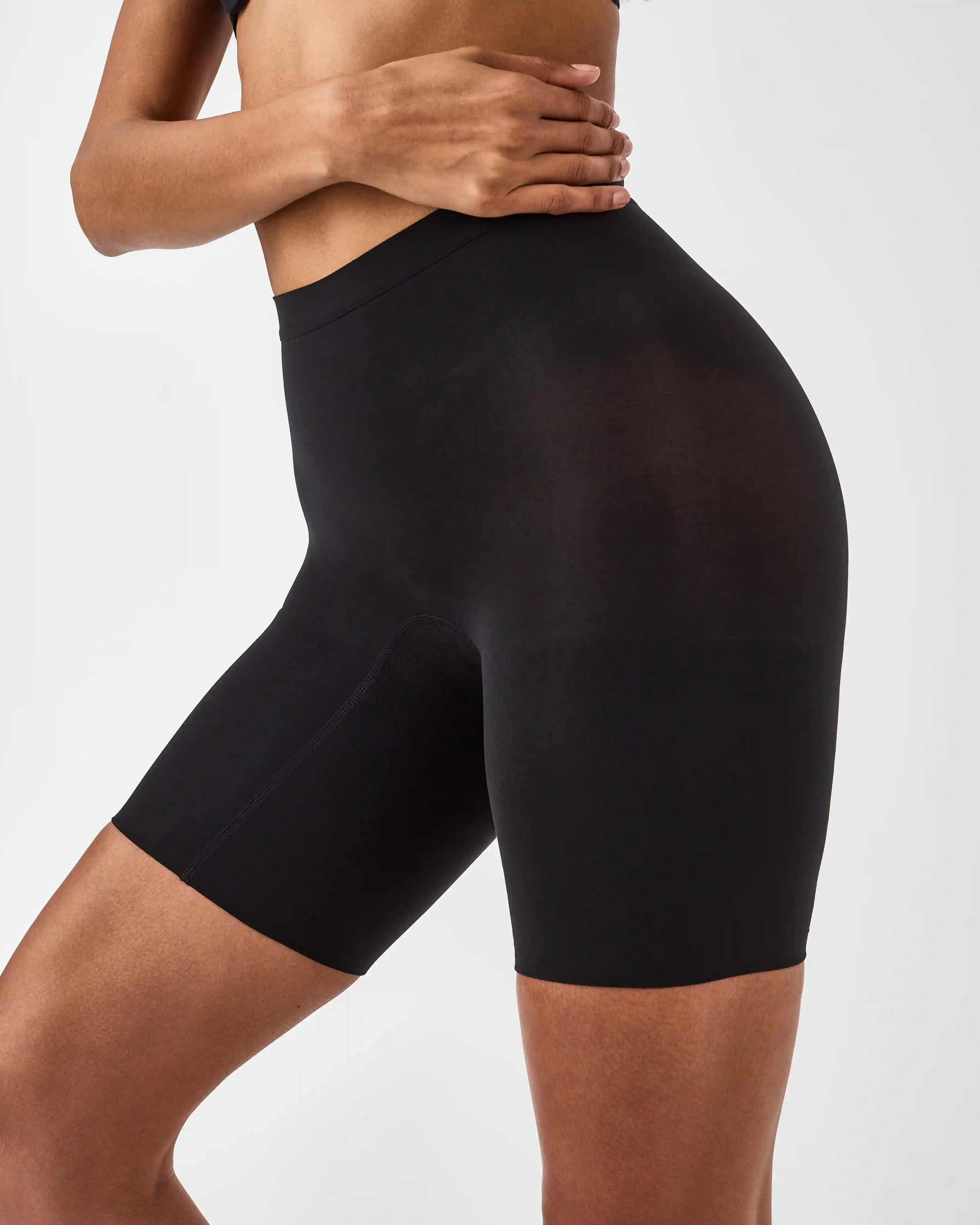 Alternative view of SPANXsculpt®  Seamless Power Mid-Thigh Short | Very Black