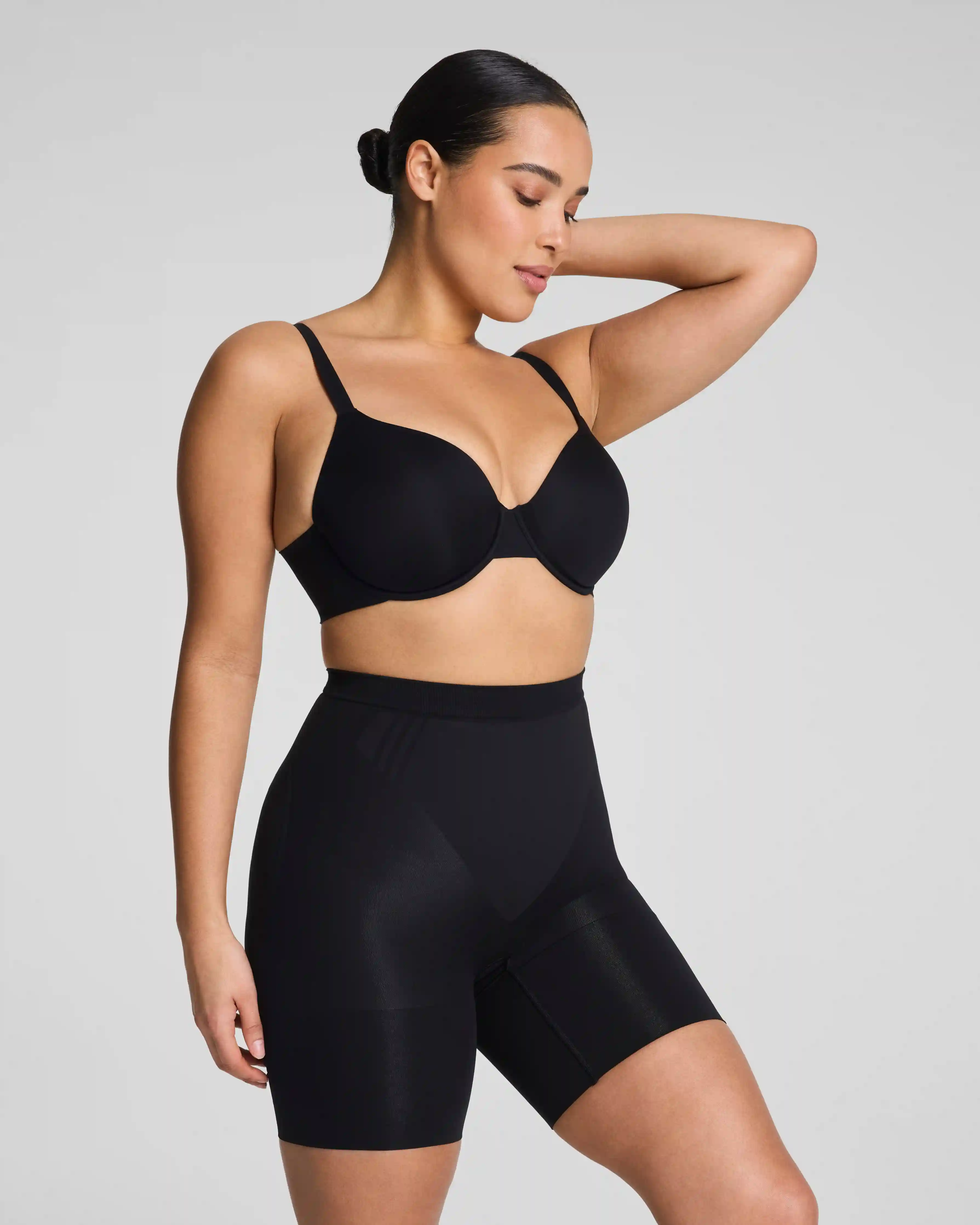 SPANXsculpt®  GoFigure Mid-Thigh Short | Very Black