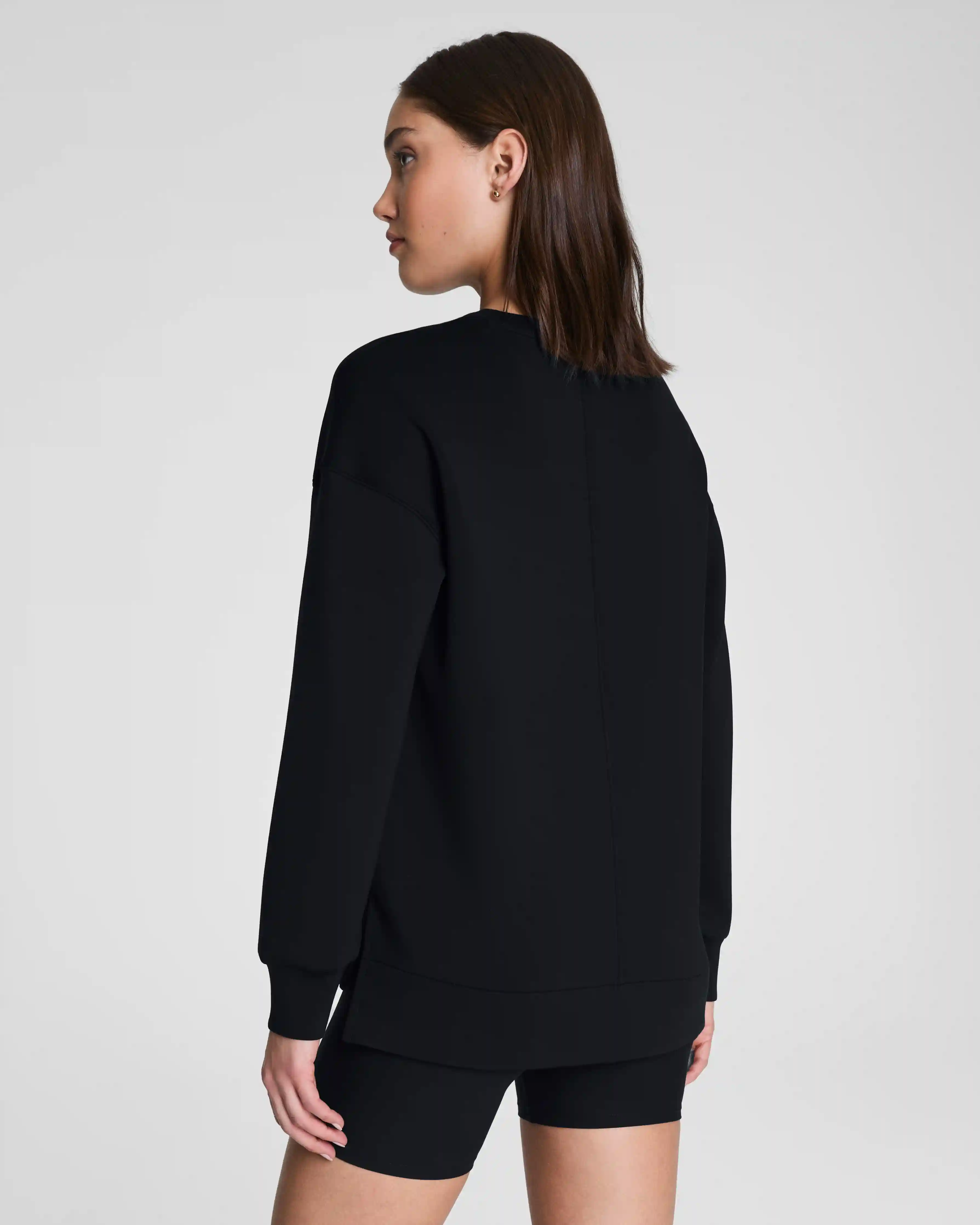 Alternative view of SPANX AirEssentials® Crewneck Tunic | Very Black
