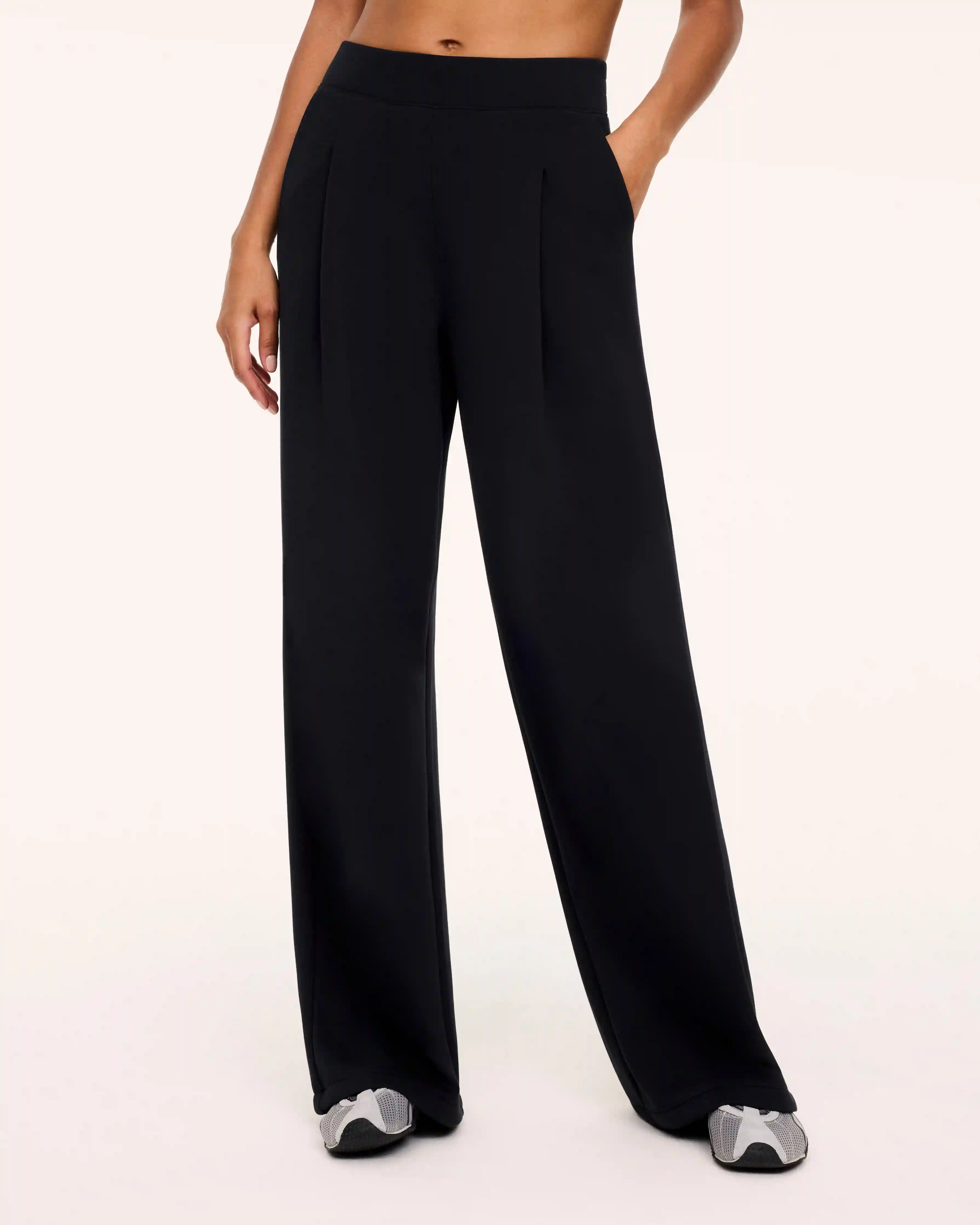 Alternative view of SPANX AirEssentials® Pleated Wide Leg Pant | Very Black