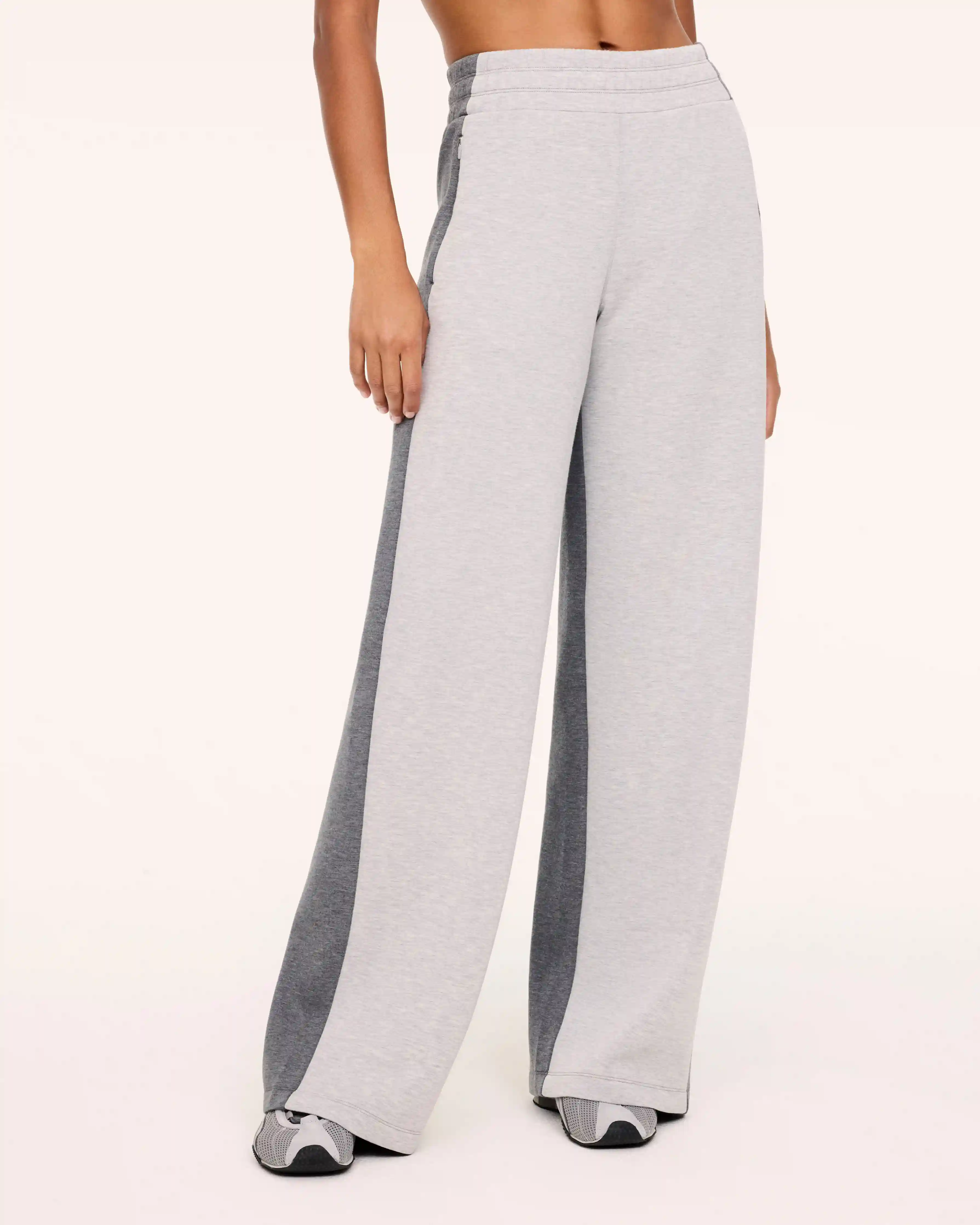 Alternative view of SPANX AirEssentials® Colorblock Wide Leg Pant | Light Basalt Heather/Grey Fog Heather