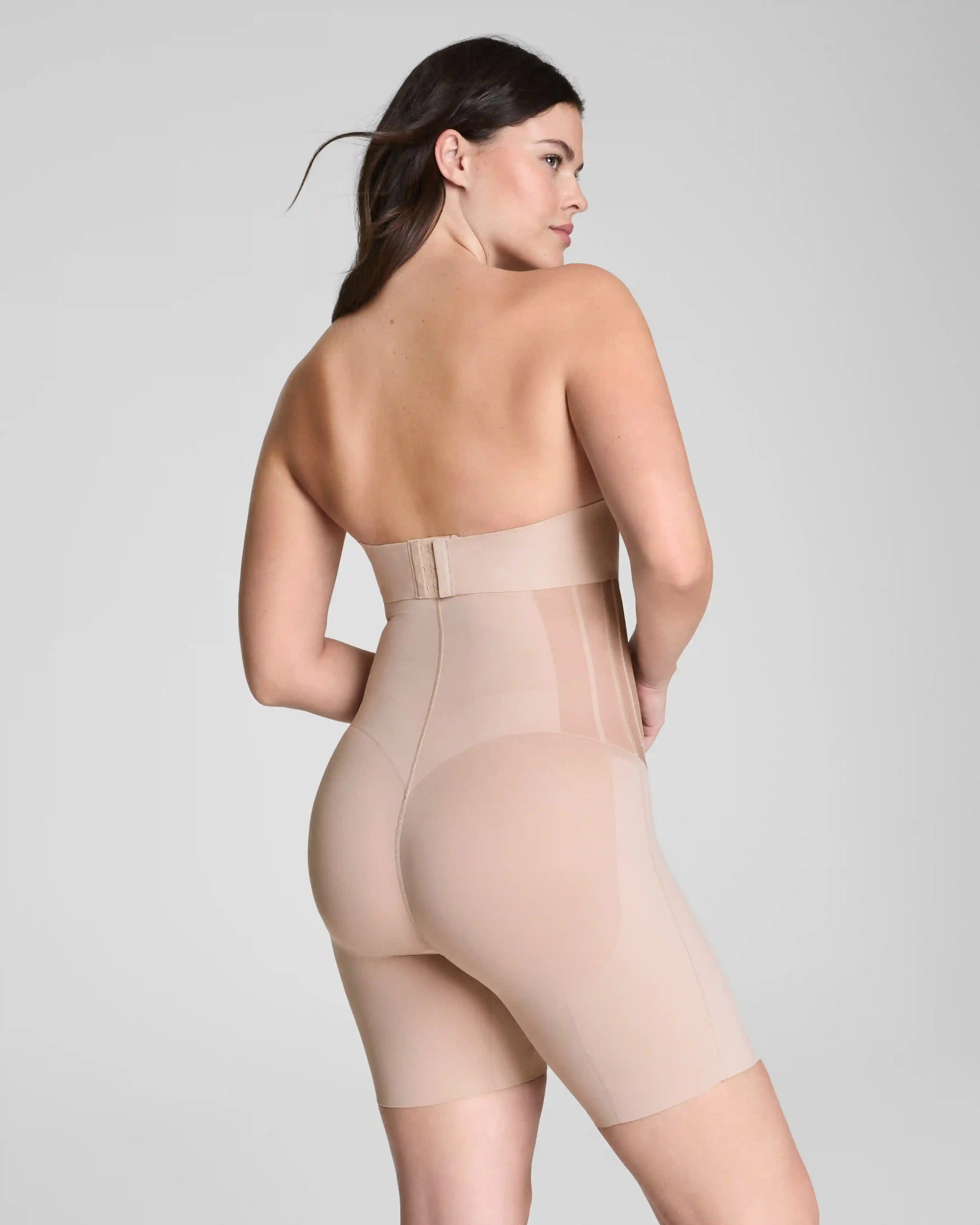 Alternative view of SPANXsupersculpt®  TotalContour High-Waisted Mid-Thigh Short | Natural Bronze
