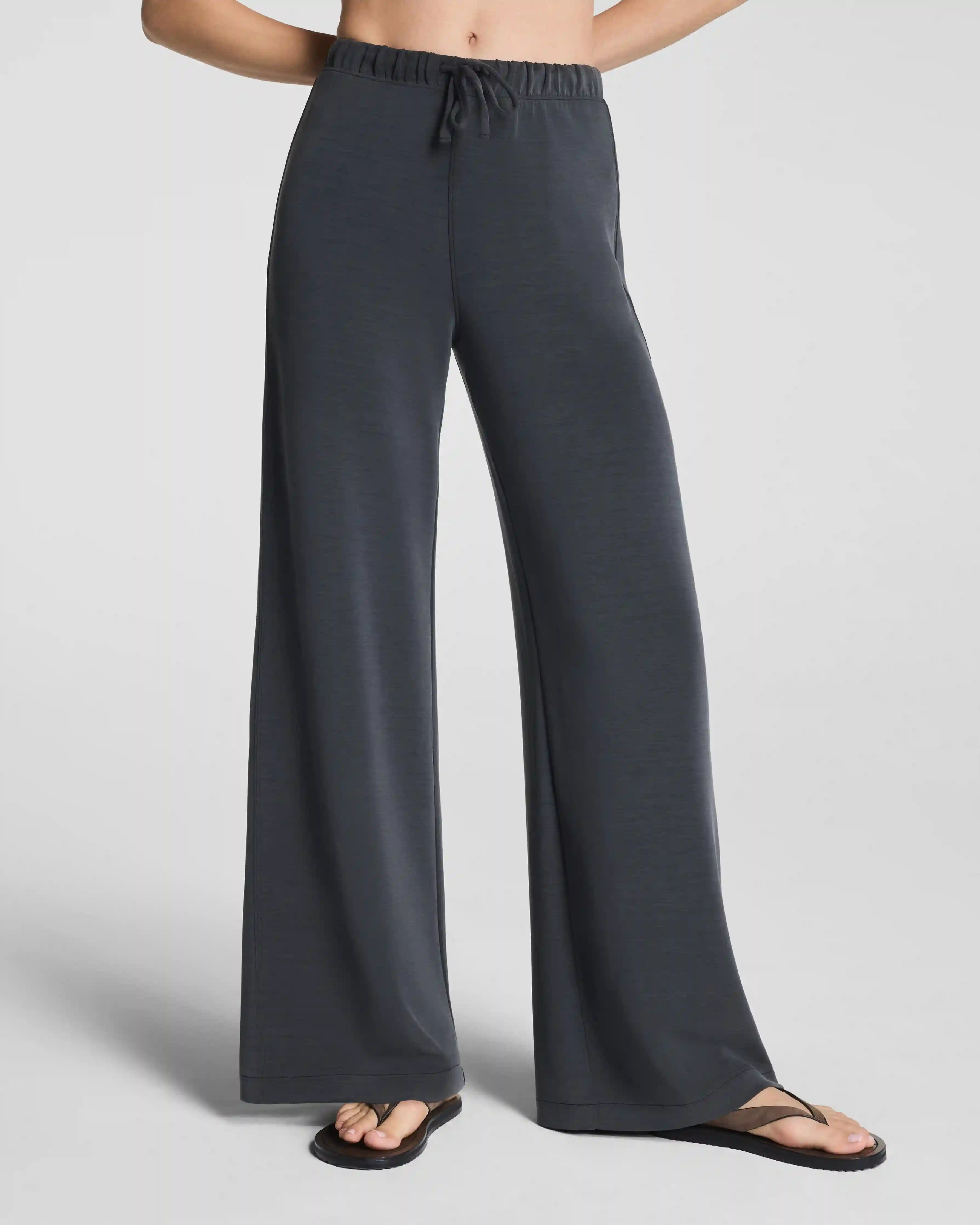 Alternative view of SPANX AirEssentials® Sandwashed Wide Leg Pant | Graphite