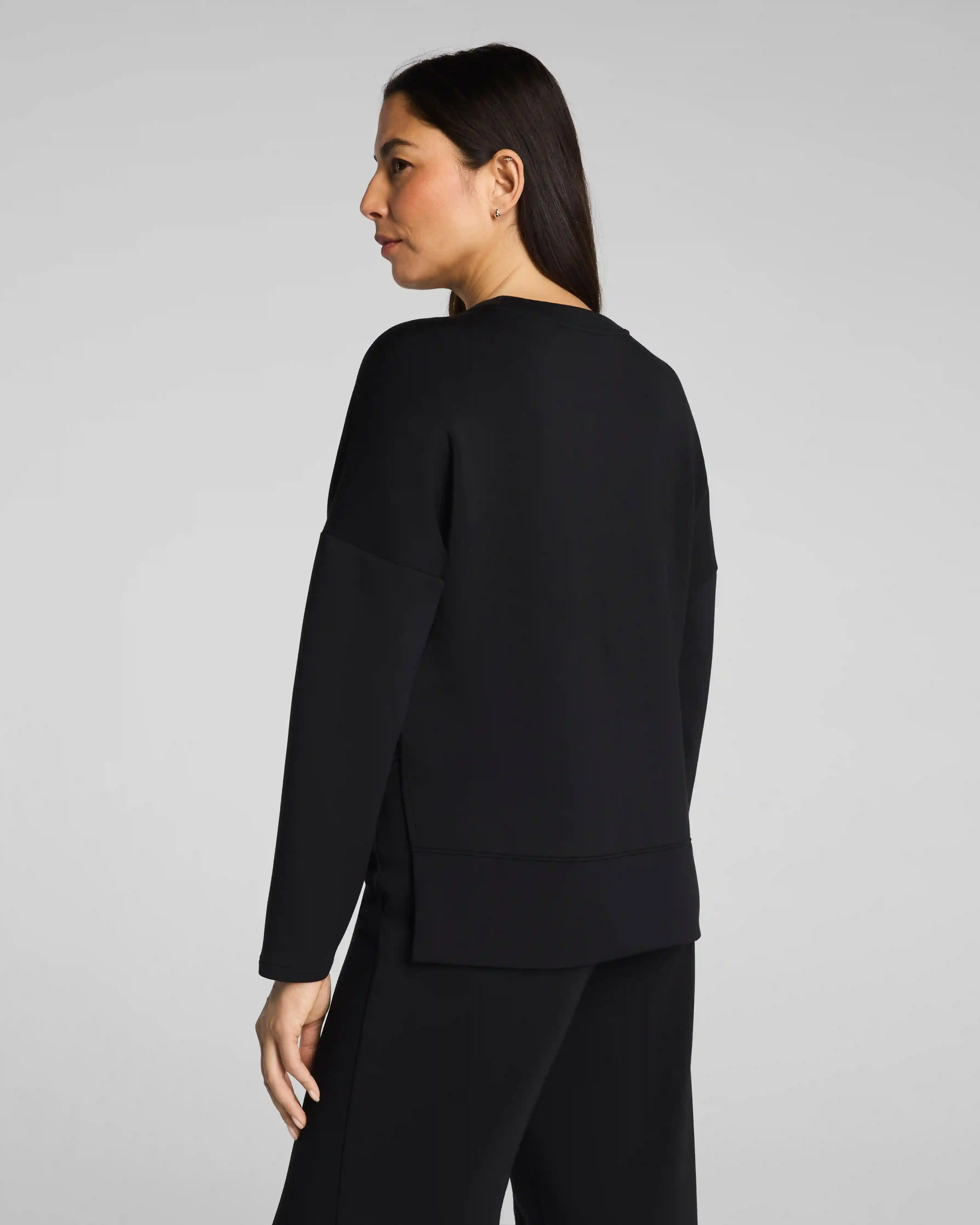 Alternative view of SPANX AirEssentials® Crewneck Long Sleeve Top | Very Black