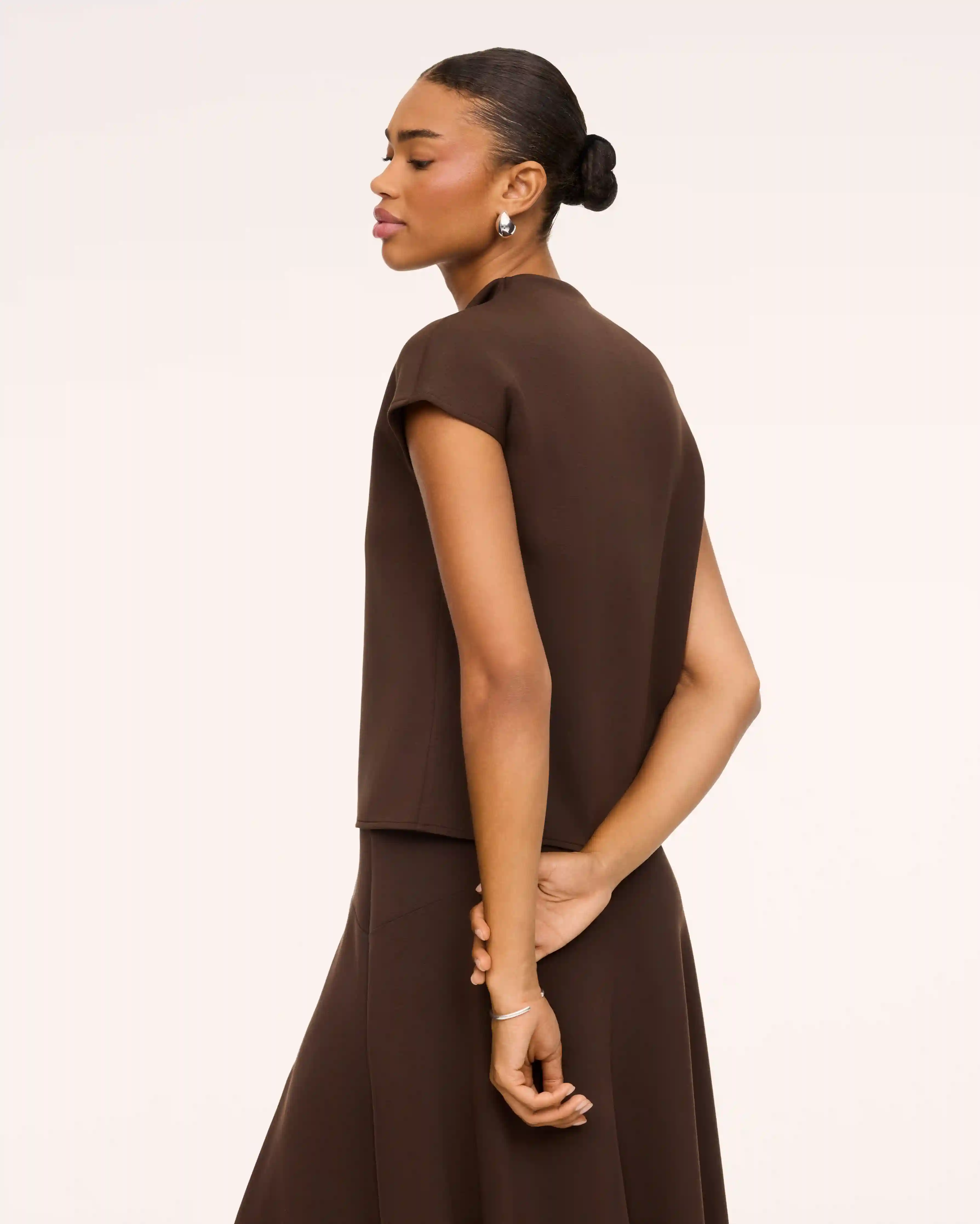 Alternative view of SPANX AirEssentials® Draped Tee | Umber Root