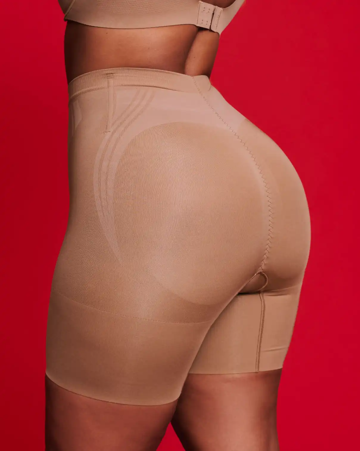Alternative view of SPANXsculpt®  GoFigure Mid-Thigh Short | Cinnamon